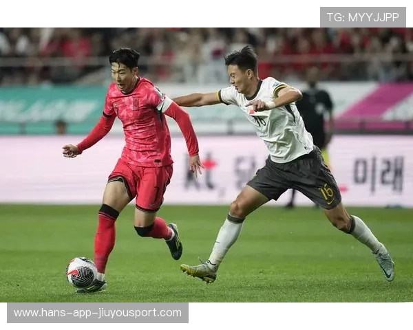 中国足球国家队战术调整增强防守韧性，国足防守型中场